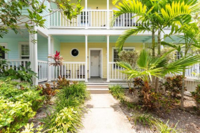 Conch Adventure by AvantStay Great Location w Patio Outdoor Dining and Shared Pool Week Long Stays
